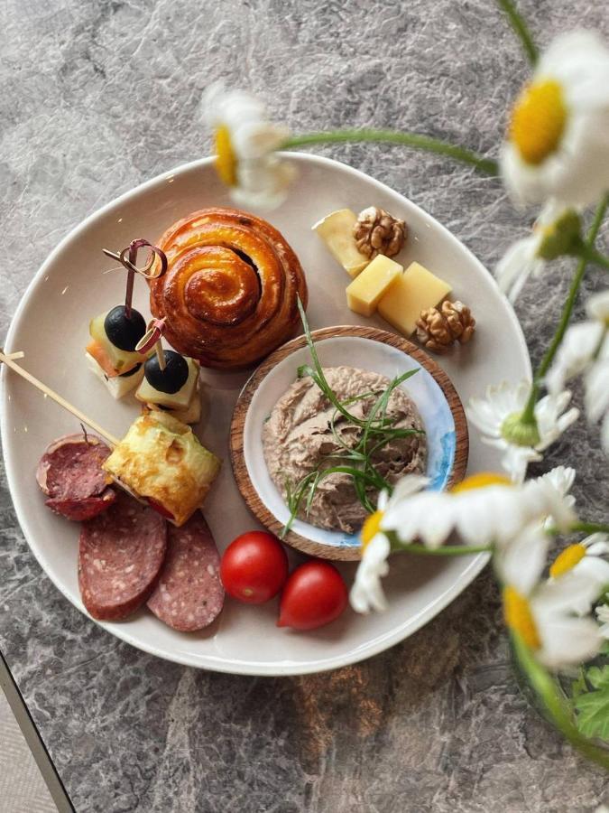 Pana Boutique Hotel Shymkent Ngoại thất bức ảnh